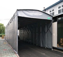 高清圖片中的紡織品遮篷 設計、功能與美學解析